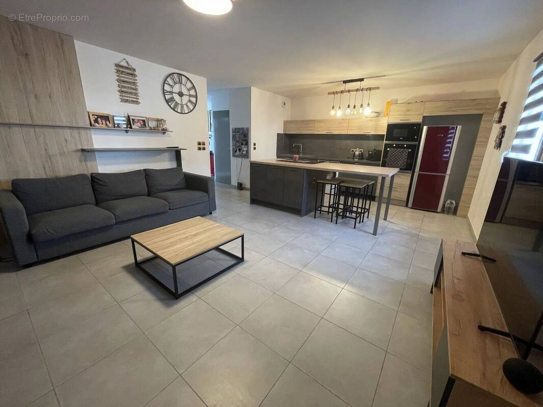 Appartement à LE CANNET-DES-MAURES