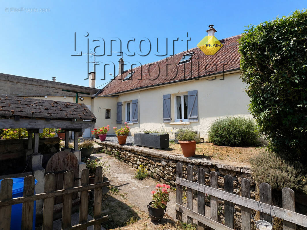 Maison à ANGY