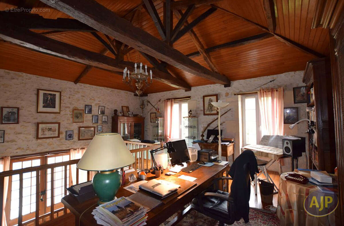 Maison à SAINT-BRIS-DES-BOIS