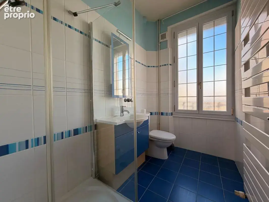 Sablons – Maison familiale en pierre avec 5 chambres, jardin et annexe - photo 8