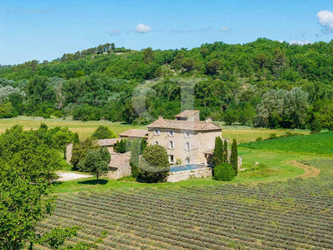 Maison à GORDES