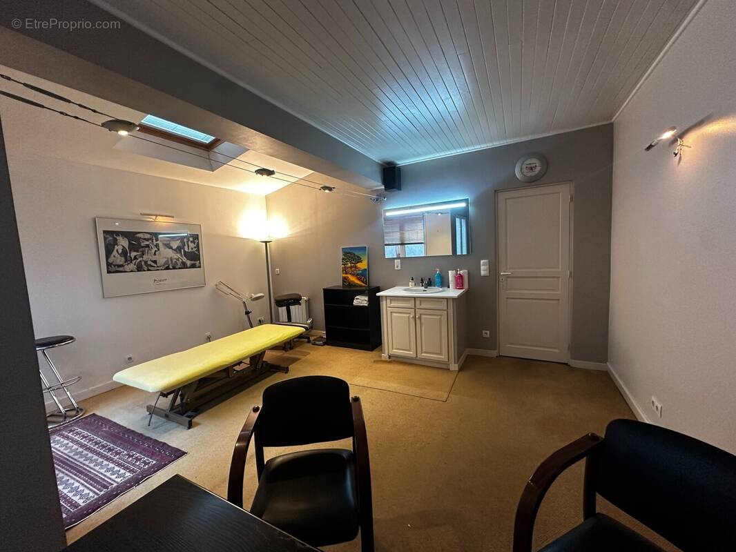 Commerce à MILLY-LA-FORET