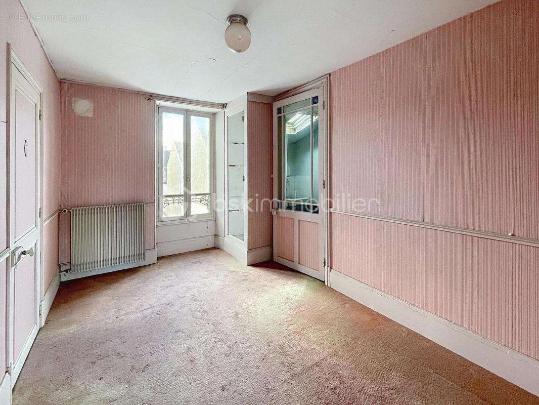 Immeuble avec deux appartements a renover - photo 5