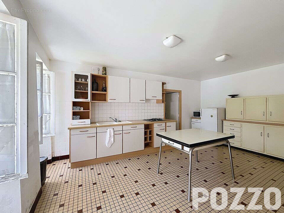 À vendre dans Saint lo : maison F5 (111 m²) - photo 3