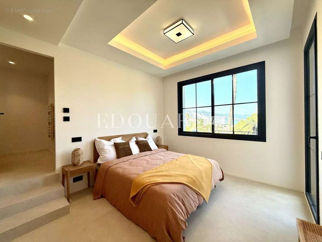 Superbe villa contemporaine avec piscine, une oasis de lumière au cœur de Roquebrune Cap Martin - photo 37