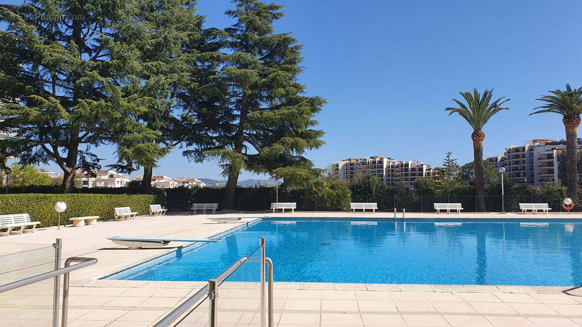 Appartement à MANDELIEU-LA-NAPOULE