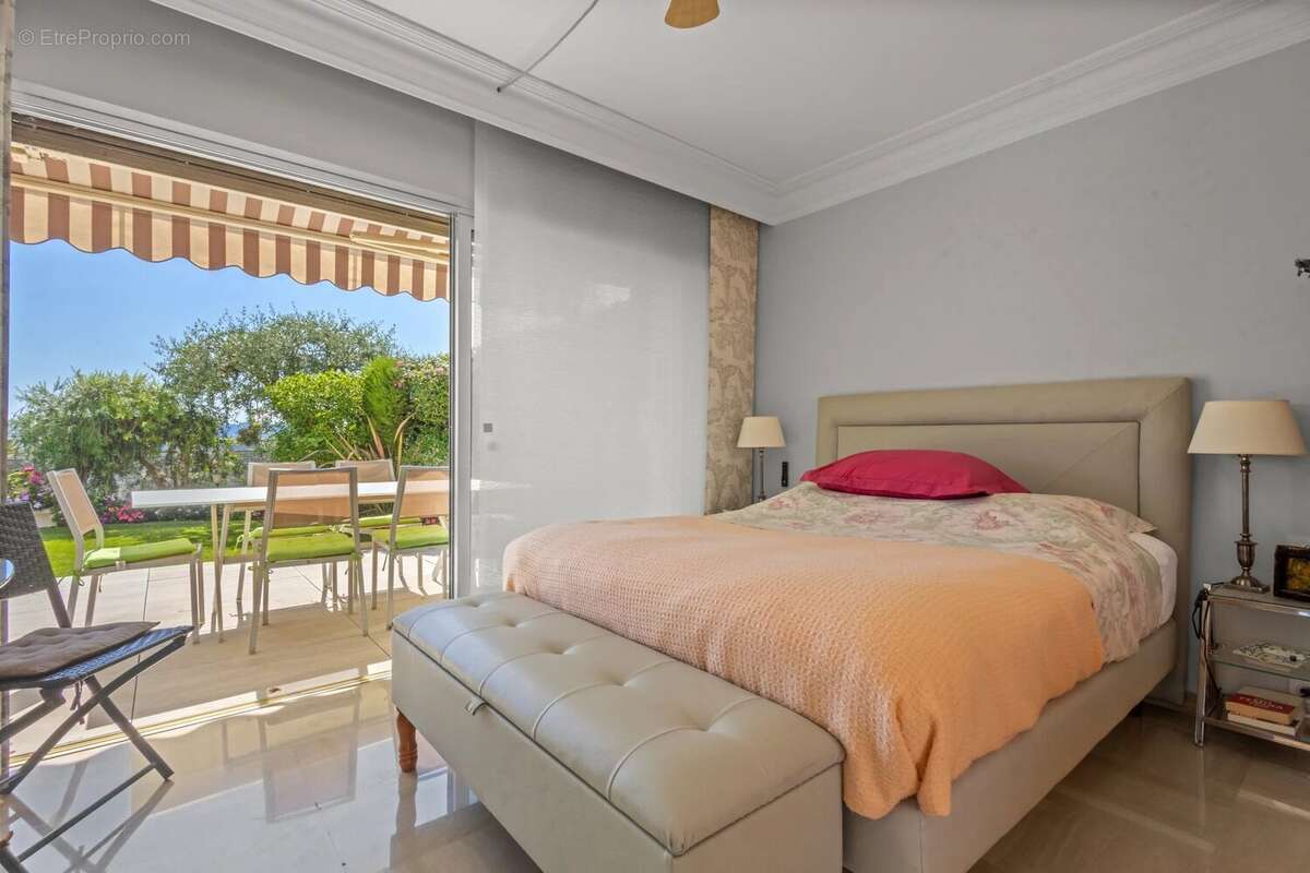 Appartement à LE CANNET