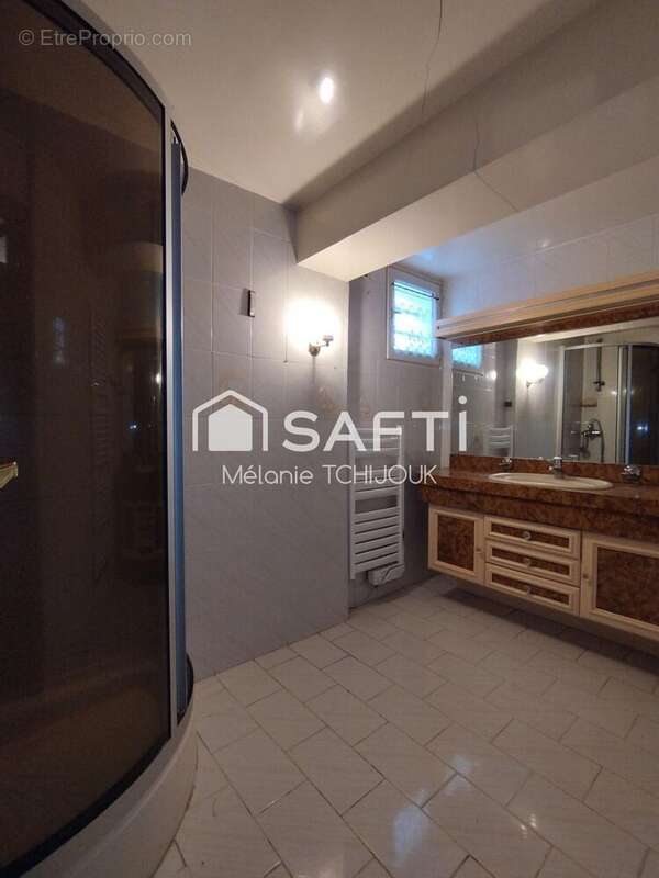 Maison 155 m² à Saint-Maurice-Sur-Aveyron  - photo 6