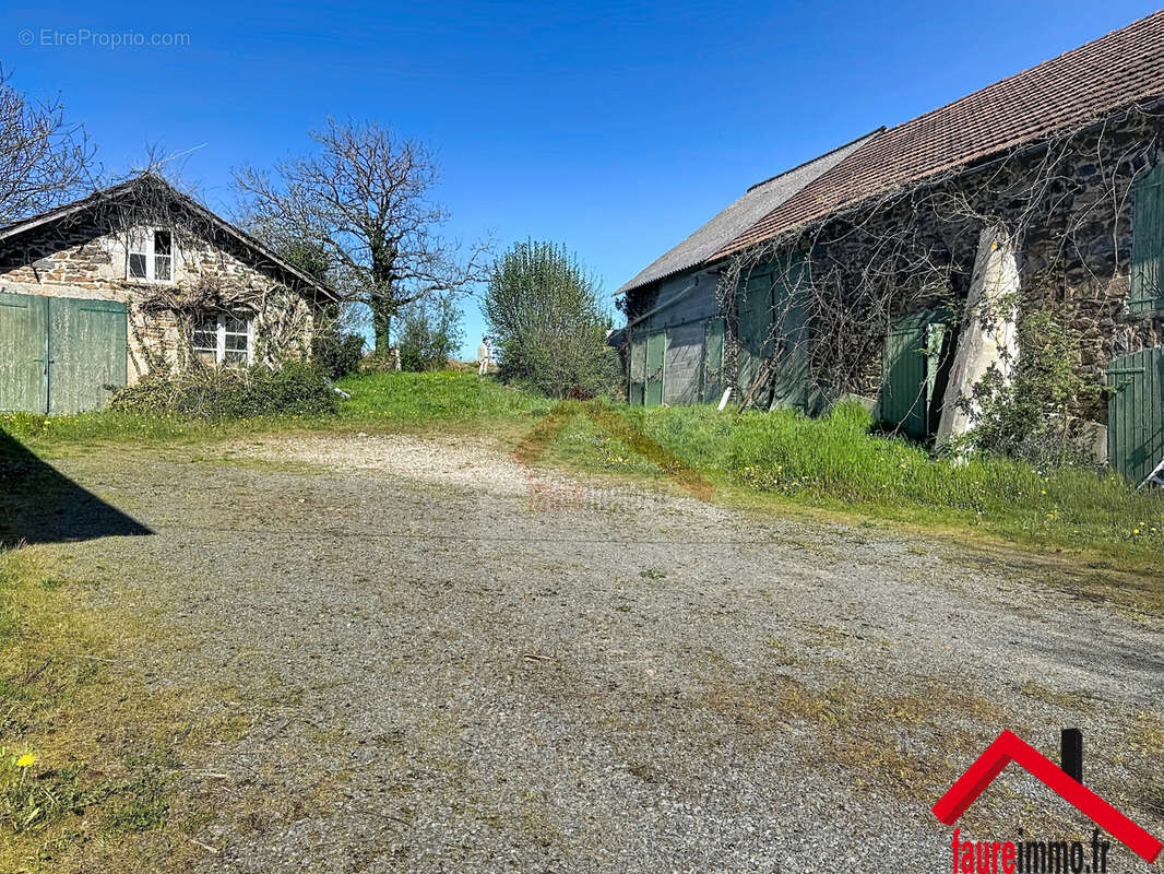 Maison à PERPEZAC-LE-NOIR