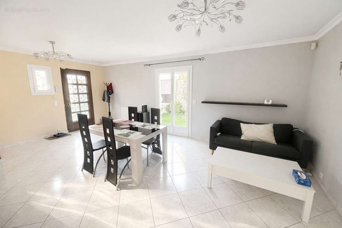 Maison à SARTROUVILLE