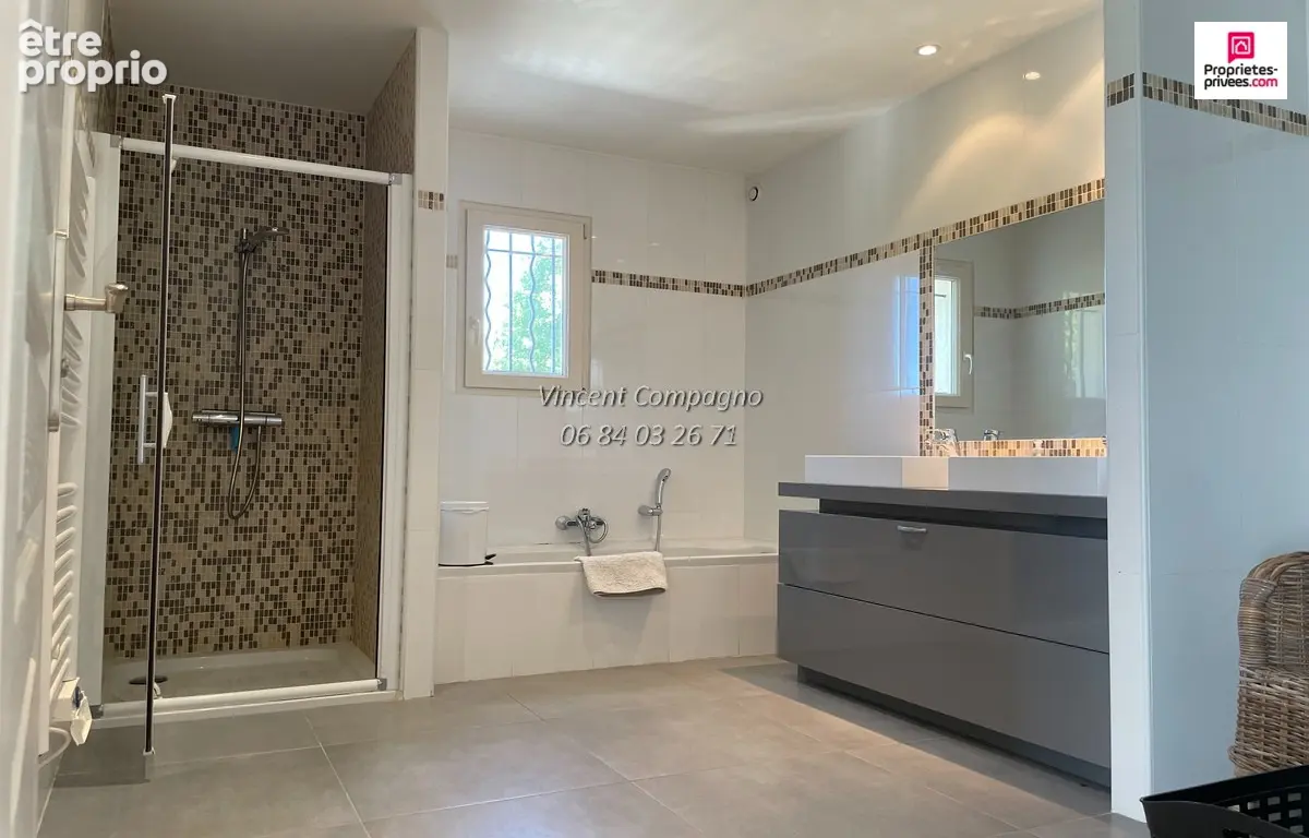 Villa 170 m², 8 pièces, 6 chambres, piscine, grand garage et terrain - photo 8
