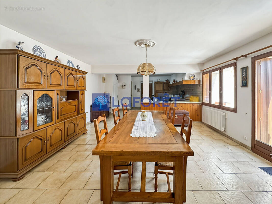 Maison à CHEILLE