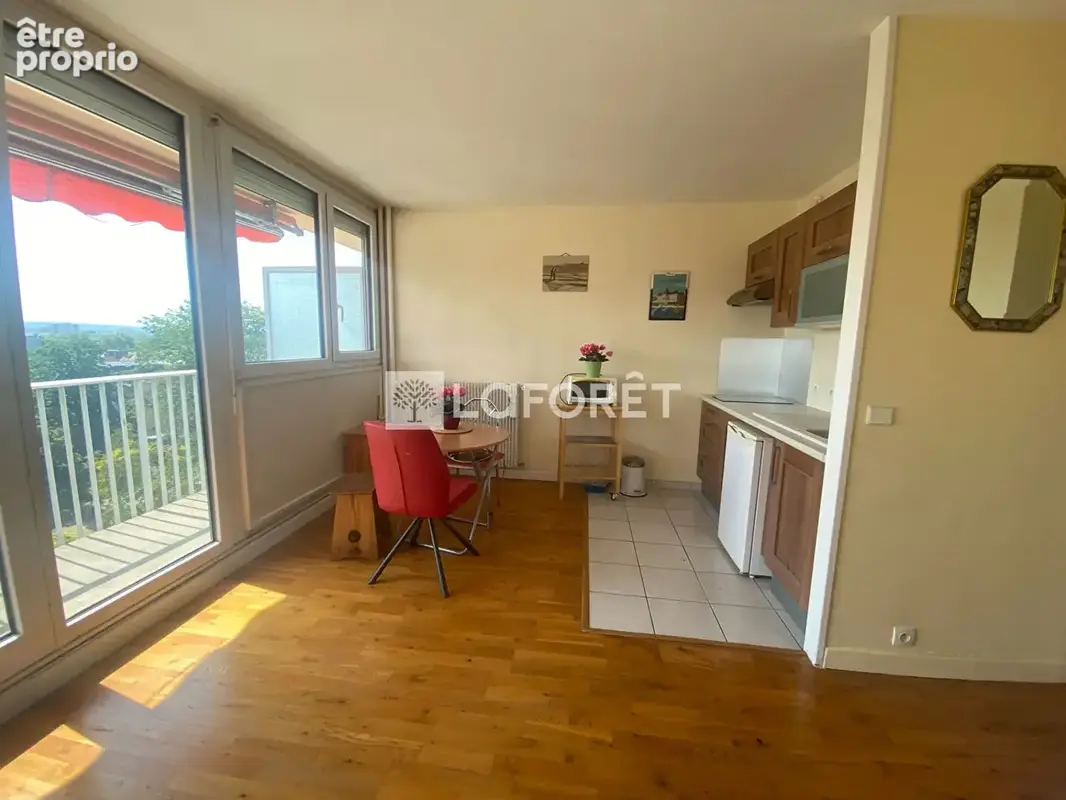 Grand studio balcon - tres bon dpe - cave - futur metro 15 - photo 4