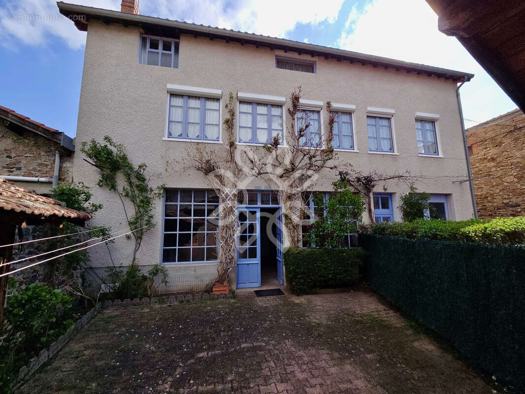 Maison à PAULHAGUET