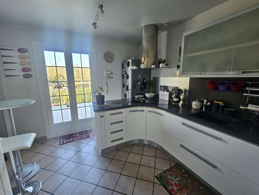 Maison à SAINT-REMY-LES-CHEVREUSE