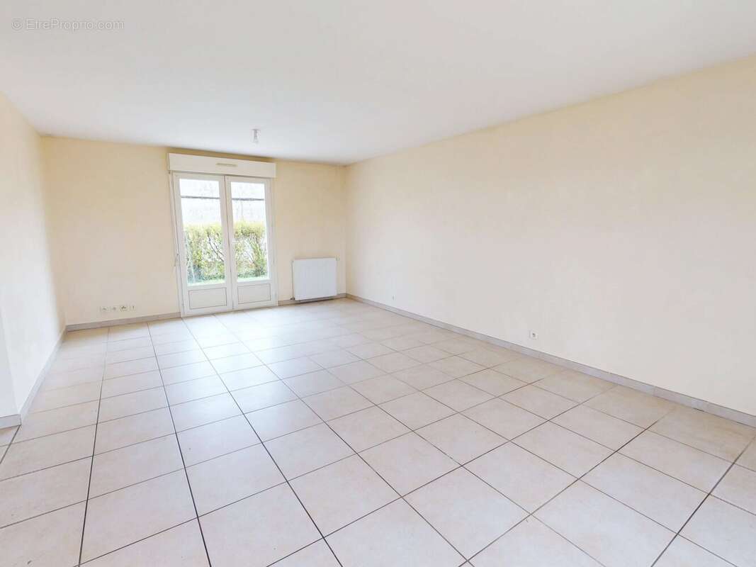 PIECE DE VIE 31M2 - Maison à ROSIERES-PRES-TROYES
