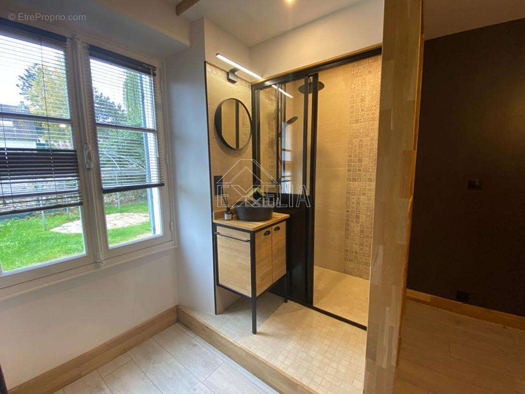 Maison à JOUY-MAUVOISIN