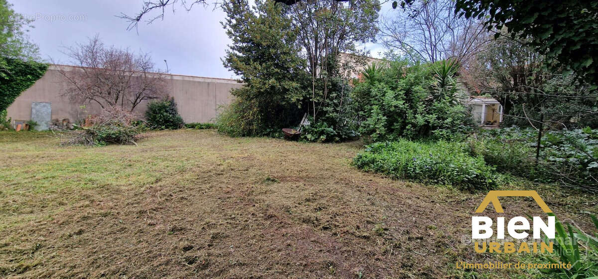 Terrain à NIMES