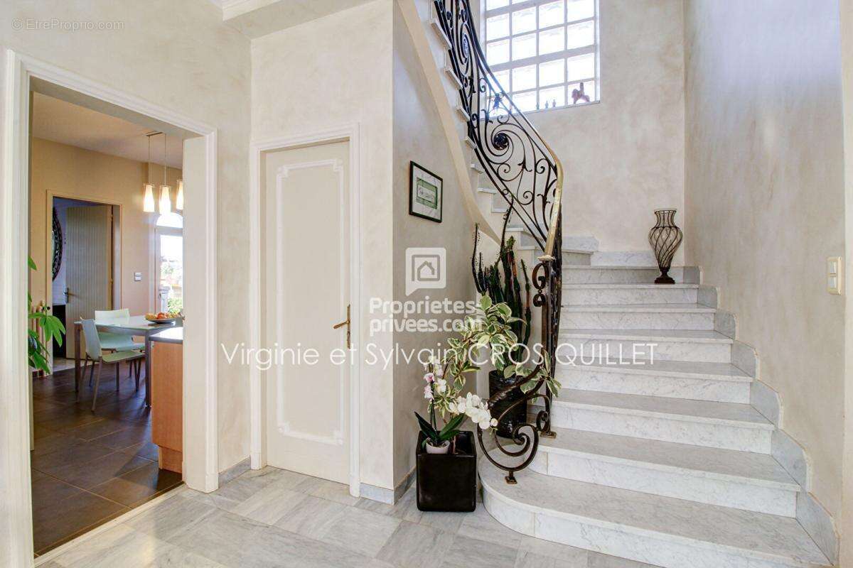 Belle villa Bourg Saint Bernard 7 chambres 215 m2 - photo 11