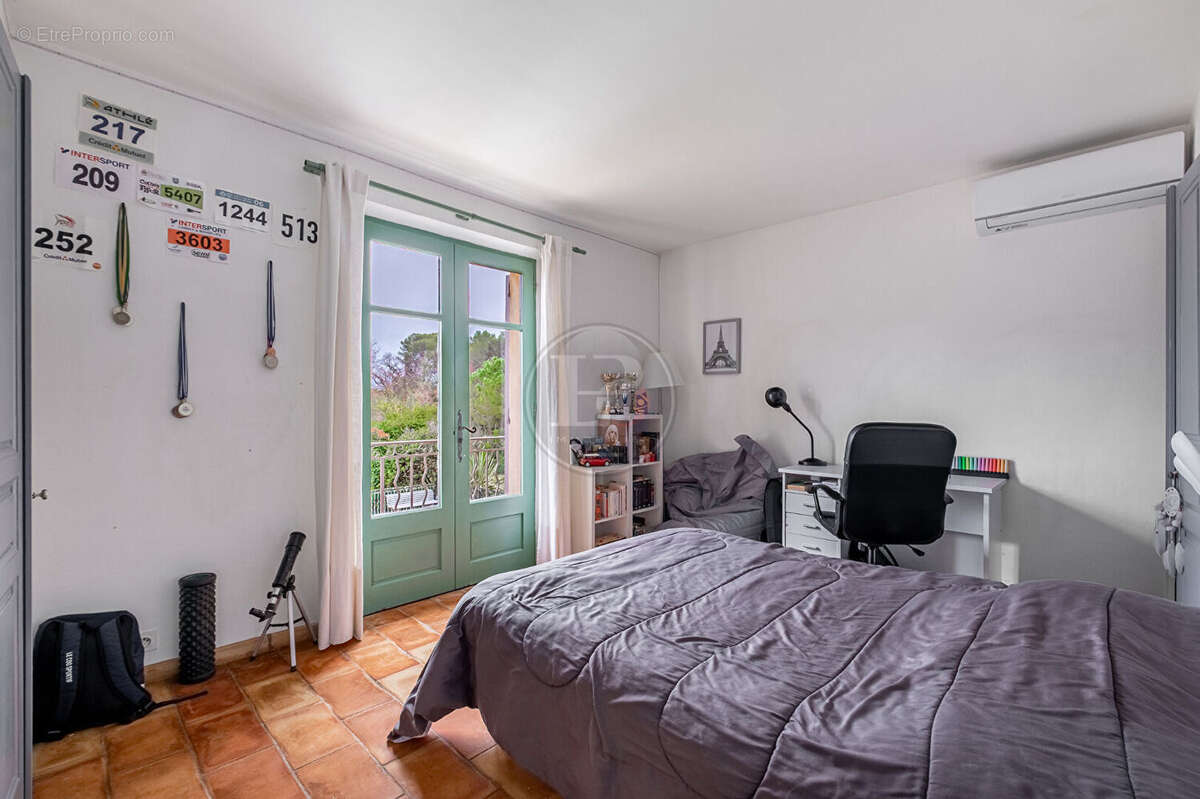 Maison à ROQUEFORT-LES-PINS