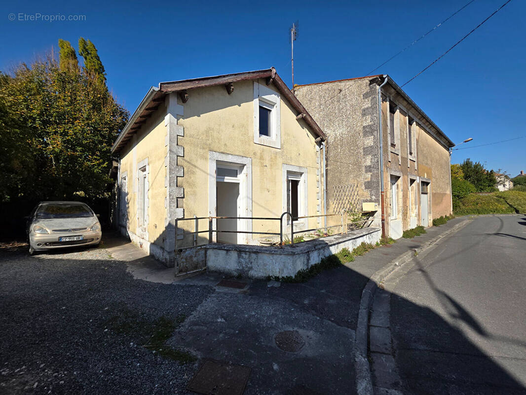 Maison à TONNAY-CHARENTE