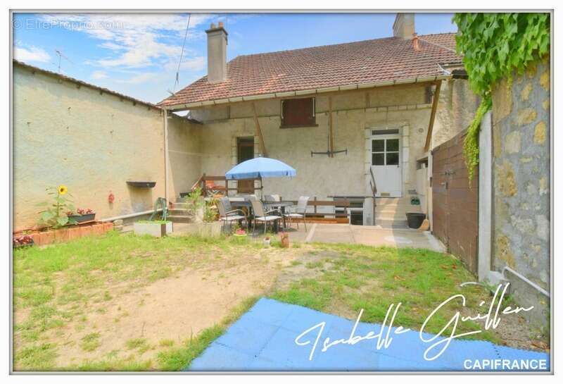 Maison à LE CHATELET