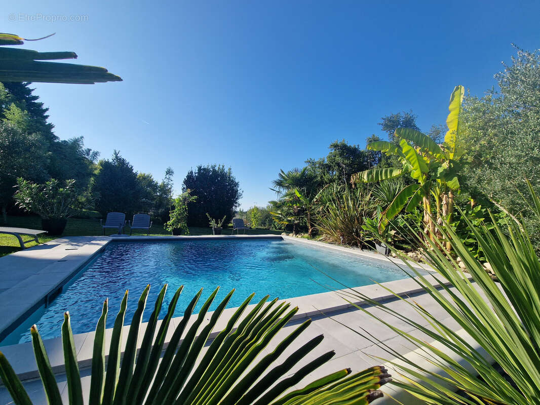 Maison à FOUQUEBRUNE