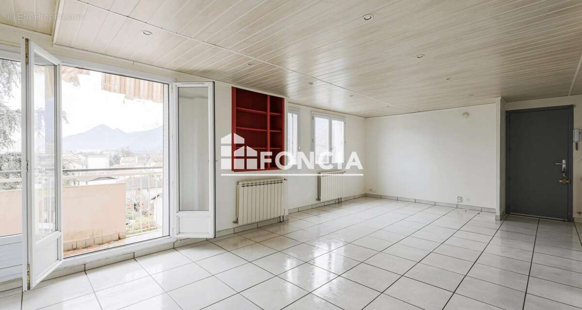 Appartement à LE PONT-DE-CLAIX