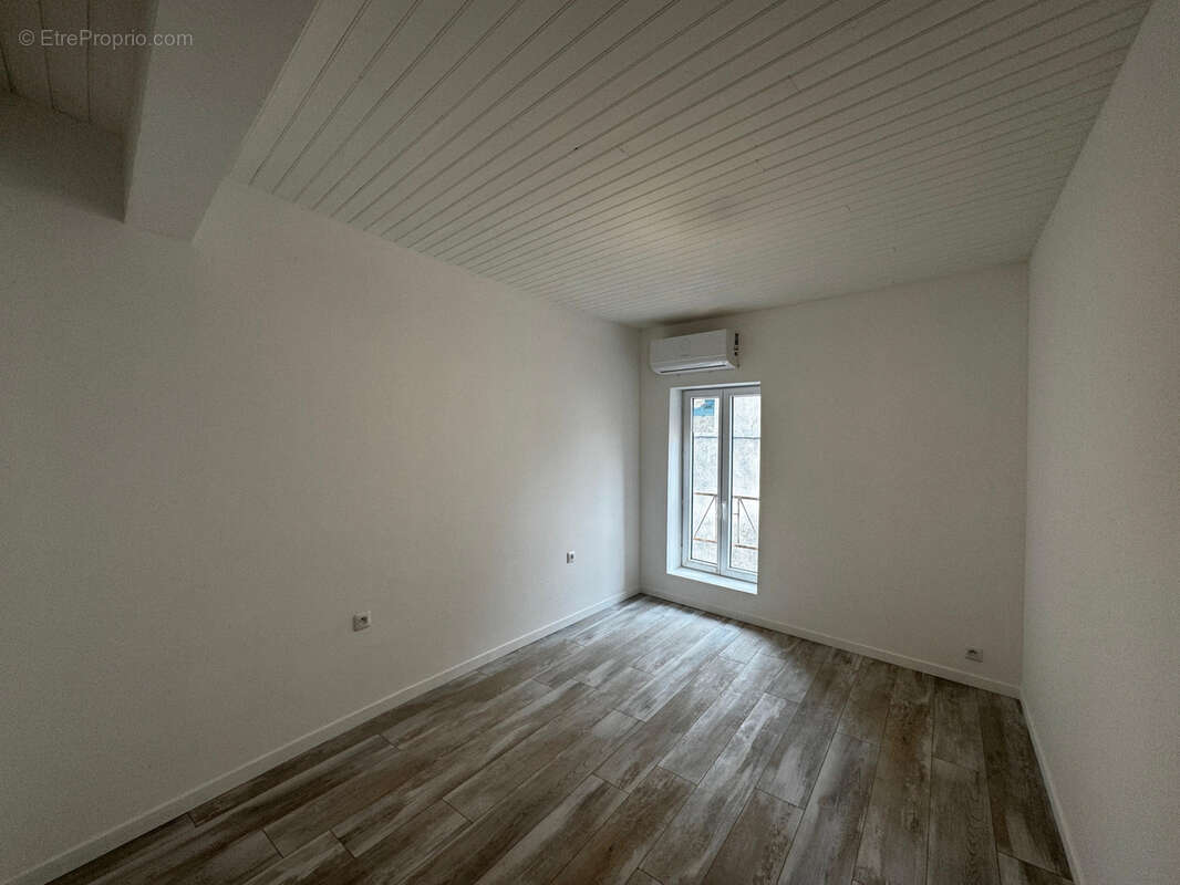 Maison à SAINTE-TULLE