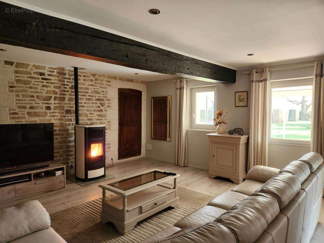 Maison à LA CHAPELLE-VICOMTESSE