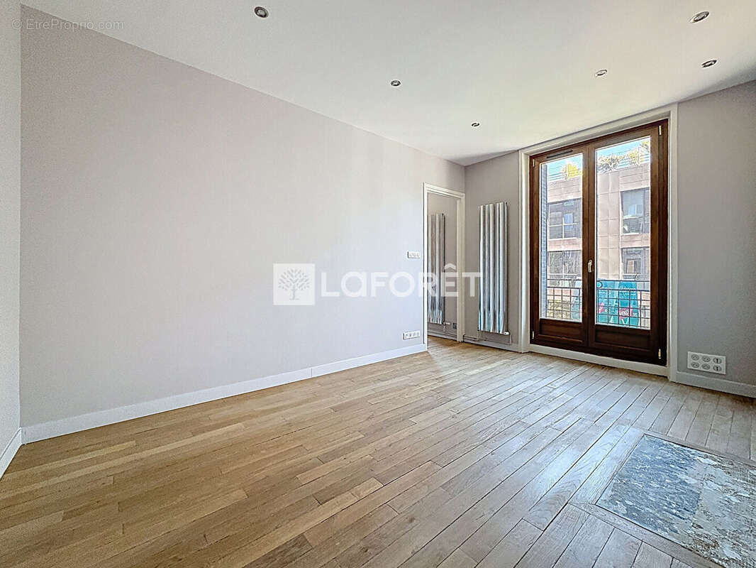 Appartement à SURESNES