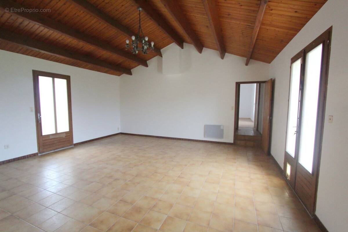 Maison à SAINT-MICHEL-EN-L'HERM