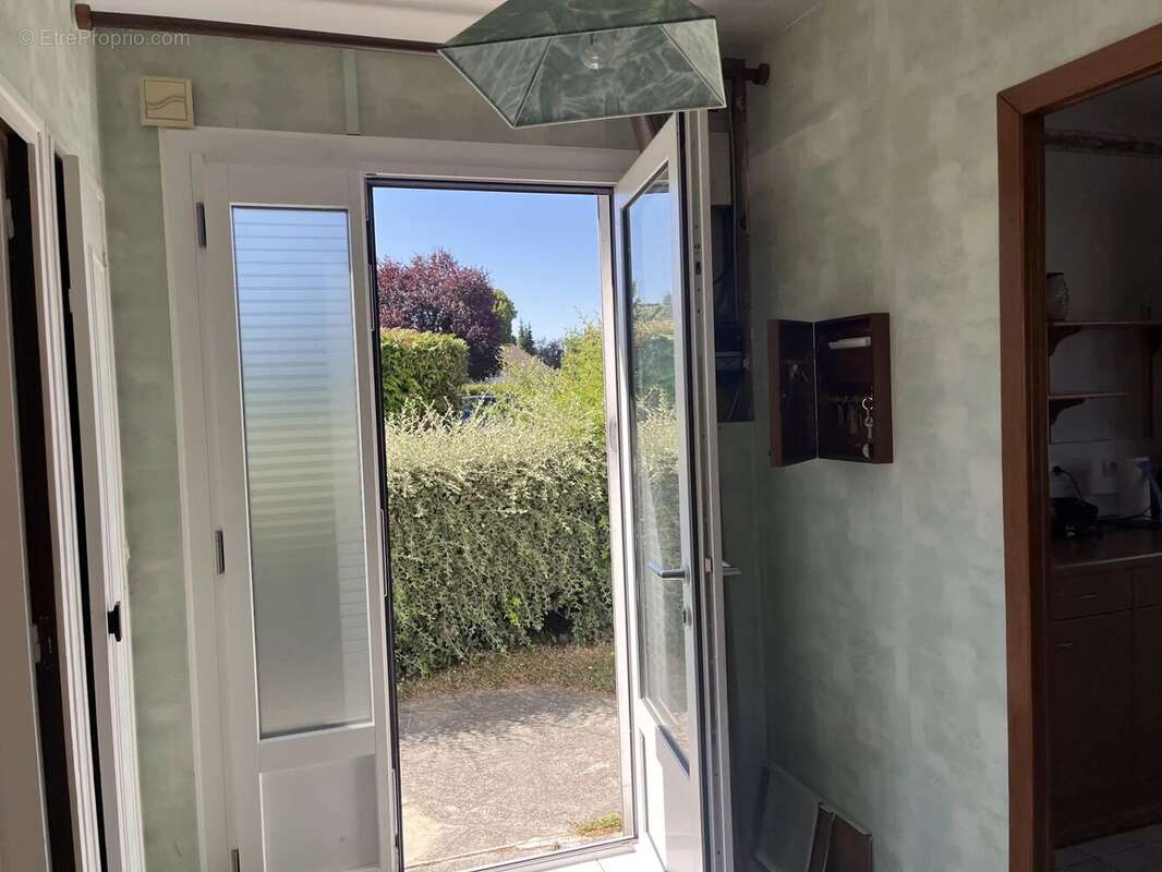 quartier saint Acheul / plain pied / garage + accès terrain - photo 13
