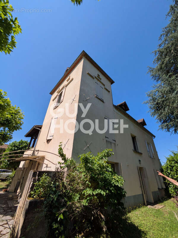 Maison à PARNAC