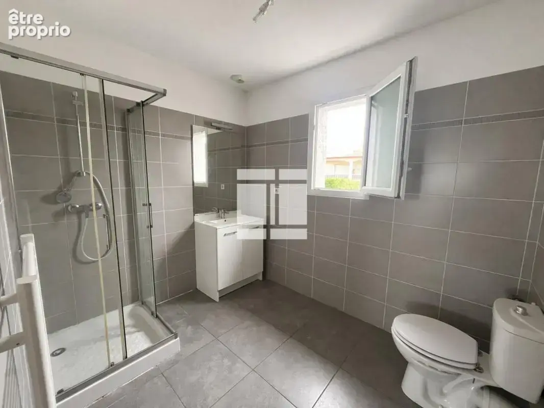 Appartement T2 de 41 m² avec terrasse et parking - photo 8
