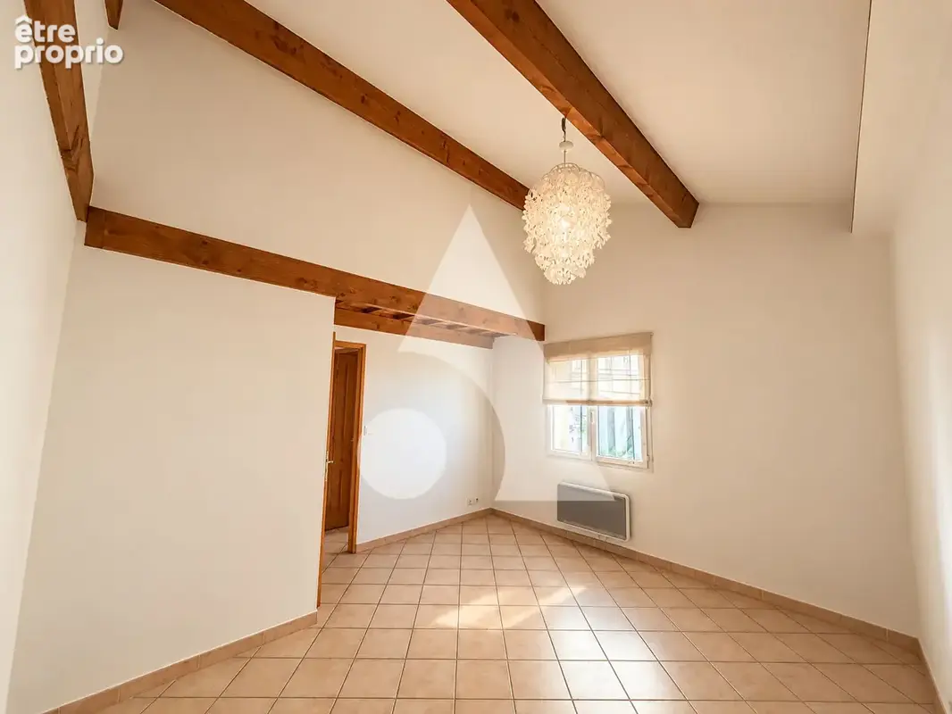 PERTUIS Maison d'env. 95m² hab avec 90m² de sous sol et 100m² de cour privative. - photo 8