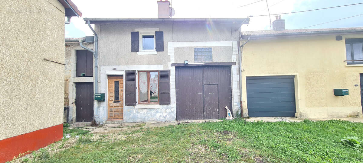 Maison à LINY-DEVANT-DUN