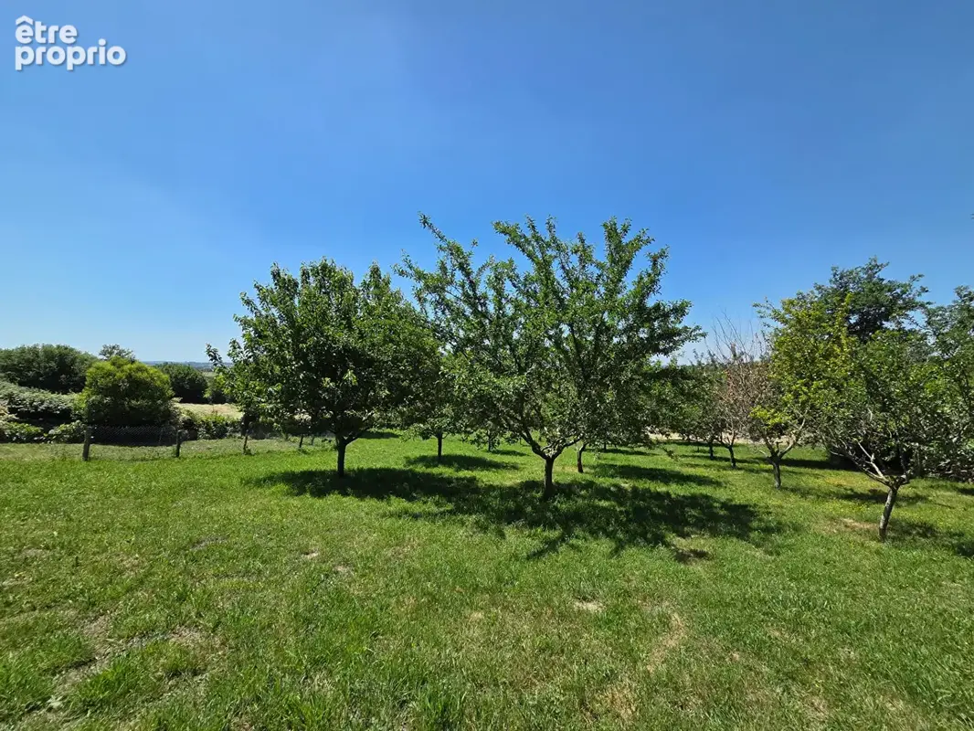 Havre de paix composé par un corps de ferme en pierres sur près de 1ha - photo 5