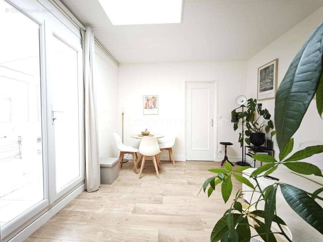 Appartement à NANTERRE