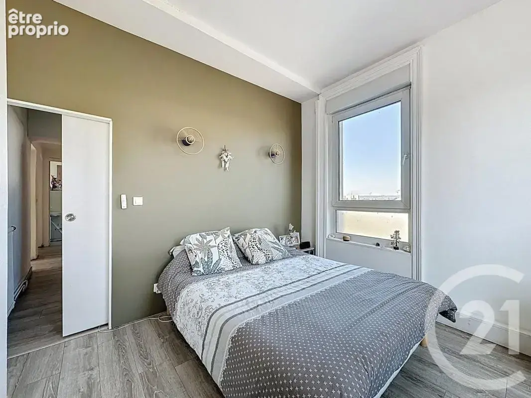 Maison 157 m² à Decines-Charpieu  - photo 9