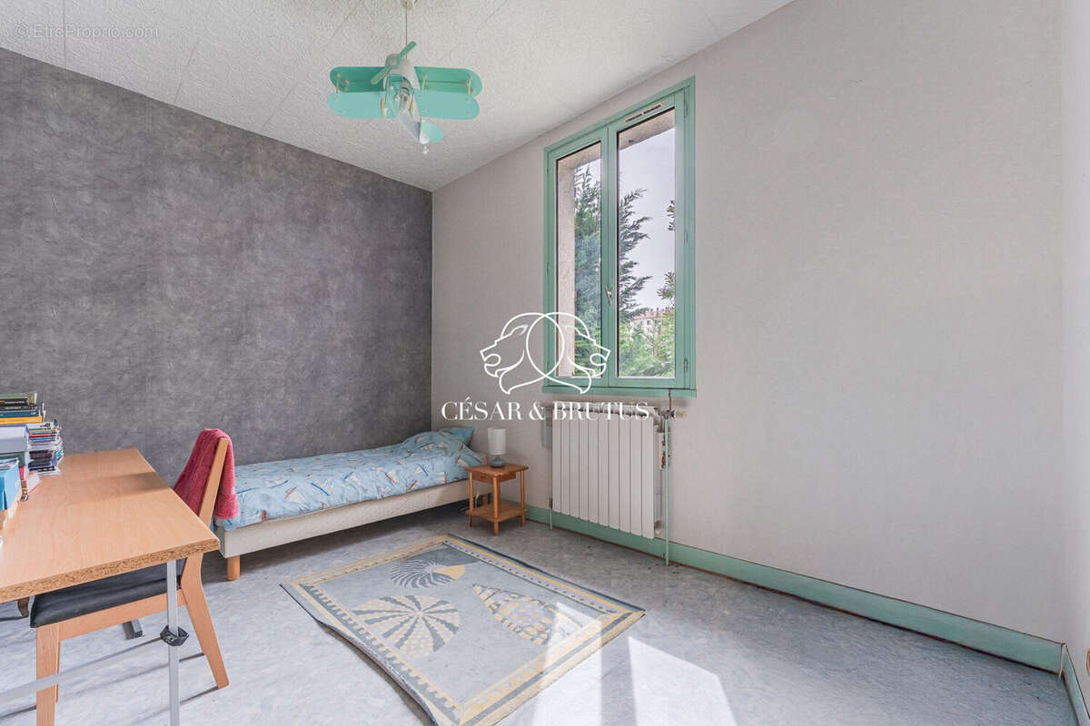 Maison 140 m² à Villeurbanne  - photo 8