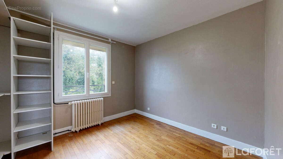 Appartement à YZEURE