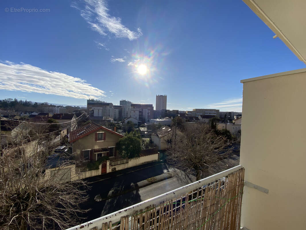 Appartement à BOURG-LES-VALENCE