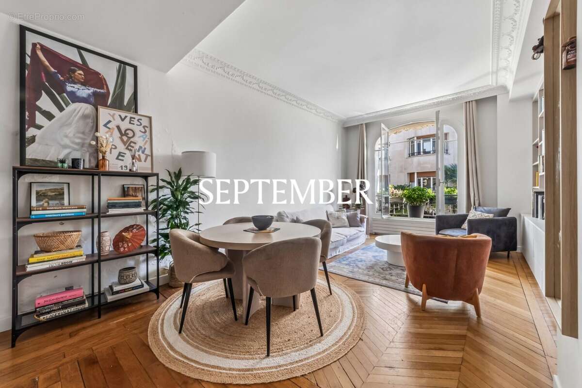 Appartement à NEUILLY-SUR-SEINE