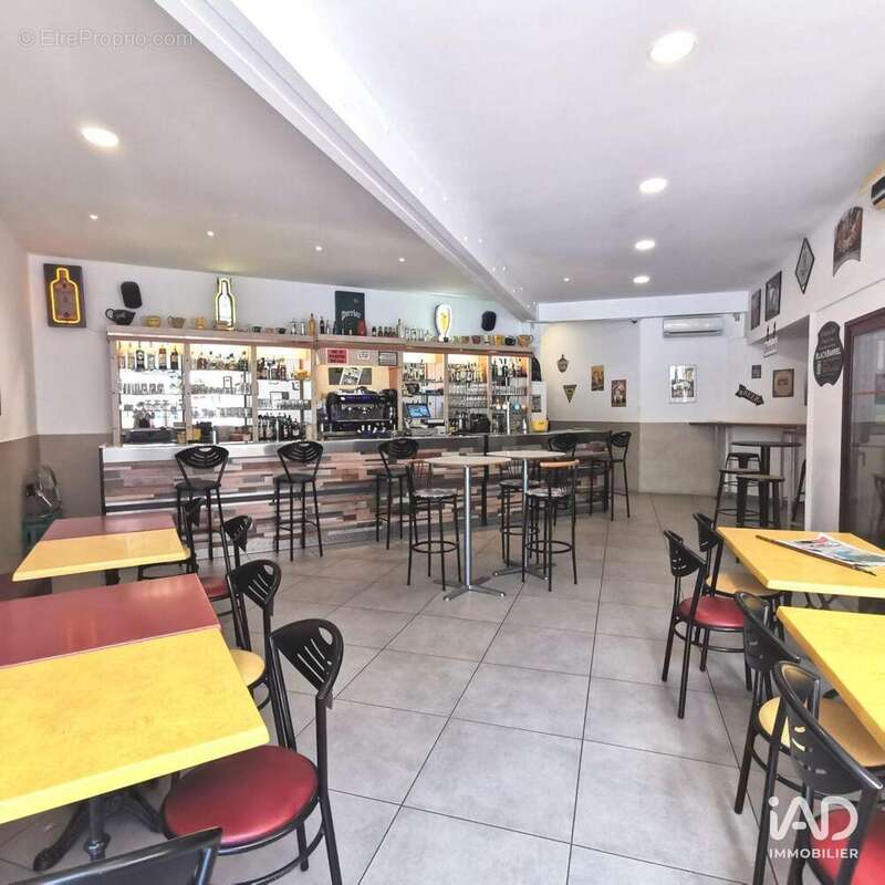 Photo 6 - Commerce à NIMES