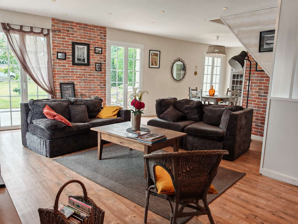 Maison à SAINT-MARTIN-DE-FONTENAY