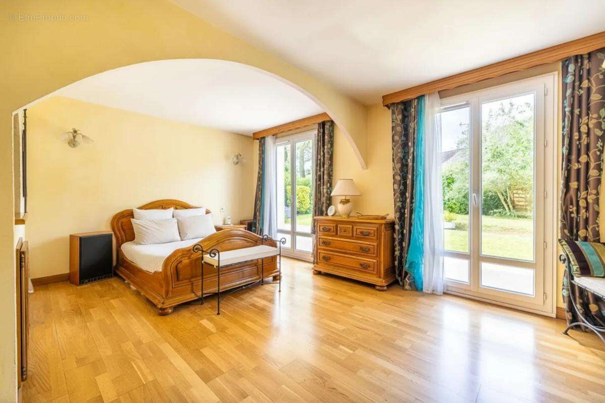 Maison de 5 pièces de 120 m² à Limeil-Brévannes - photo 6