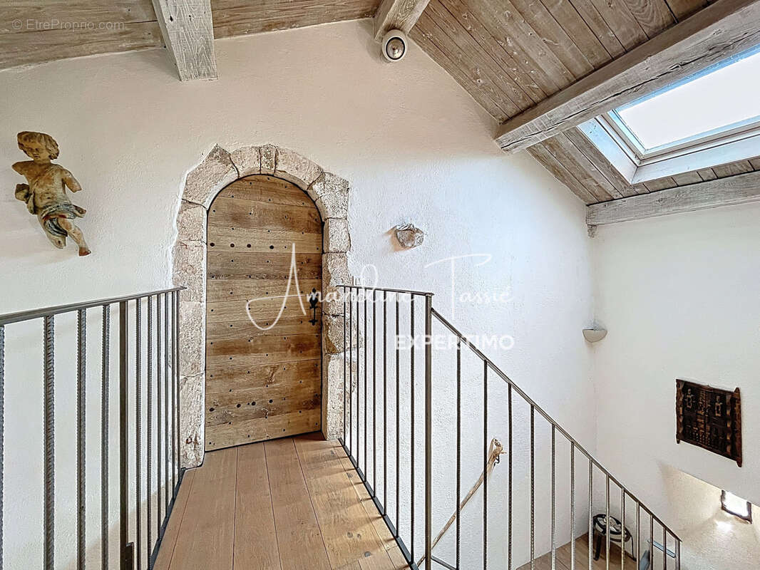 À vendre   Ancien prieuré du XIVe siècle entièrement rénové   Larzac, charme et autonomie - photo 20
