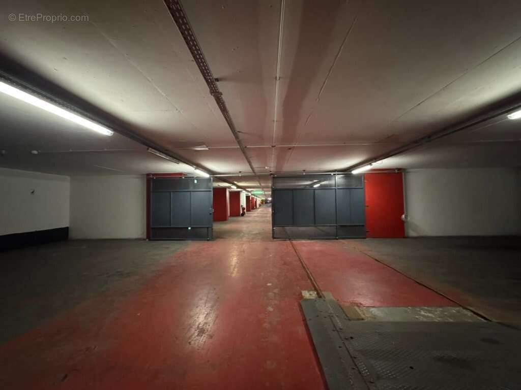 13 parkings boxes / les bureaux de la colinne - photo 5
