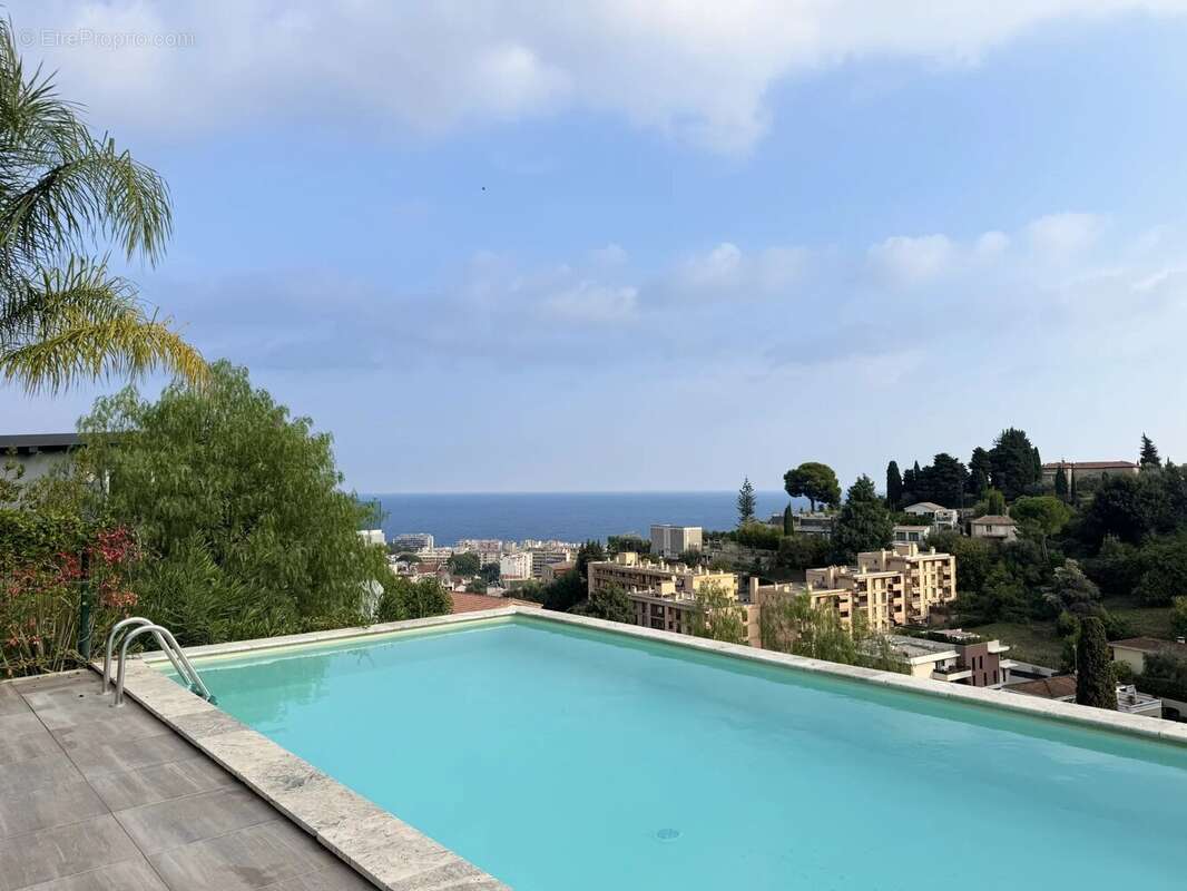 Appartement à ROQUEBRUNE-CAP-MARTIN